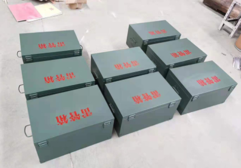 水满乡炸药箱和雷管箱一般是怎么存放的？